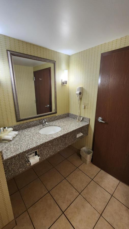 Wingate By Wyndham Kittanning Hotel Exterior photo
